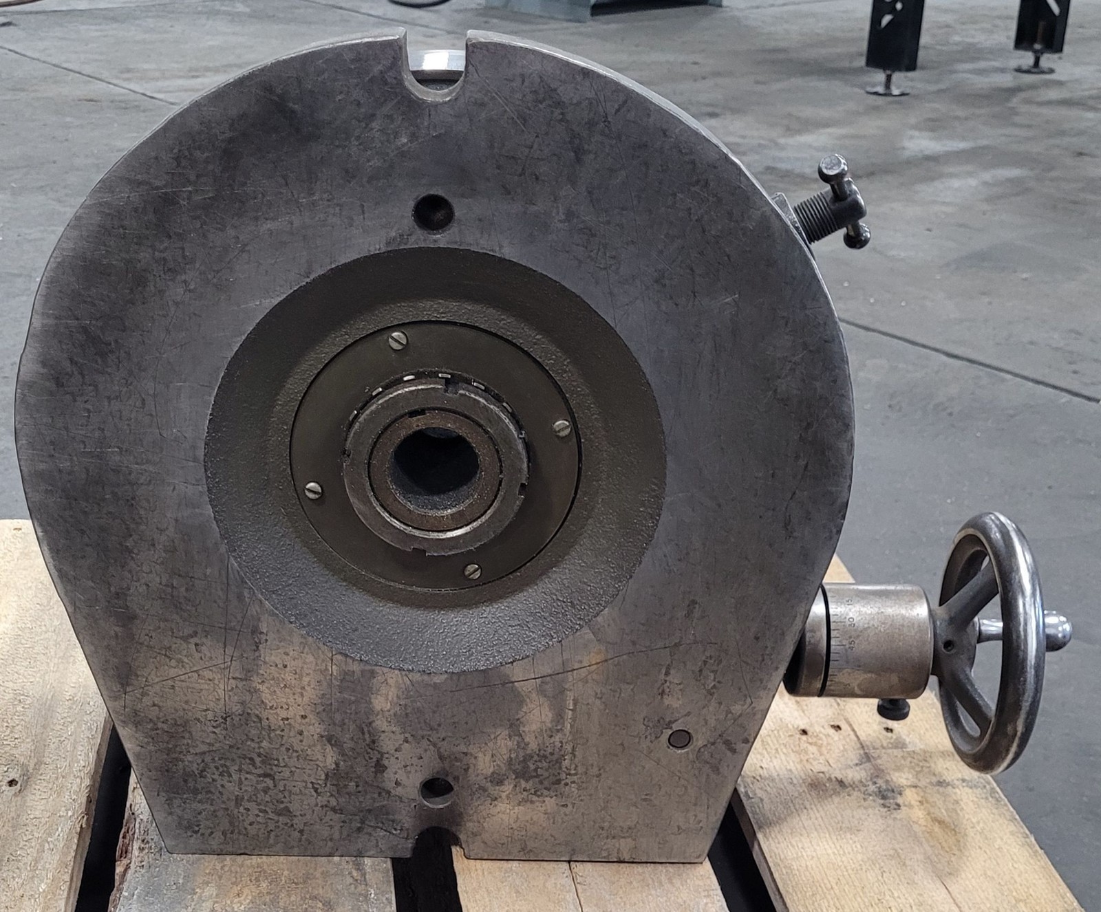 Universal Horizontal/Vertical Rotary Table w/ 8in 3-Jaw Chuck