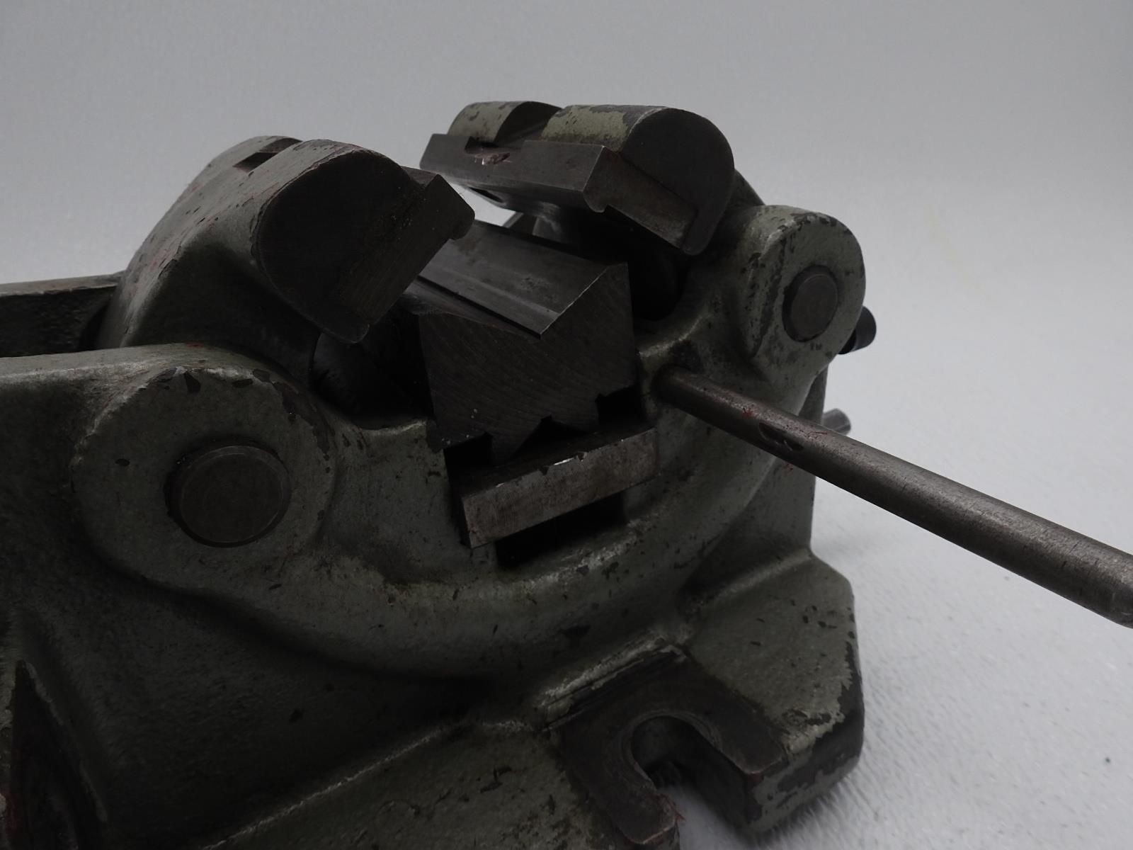 Bison Round Stock Vise – 4″ HORIZONTAL/VERTICAL