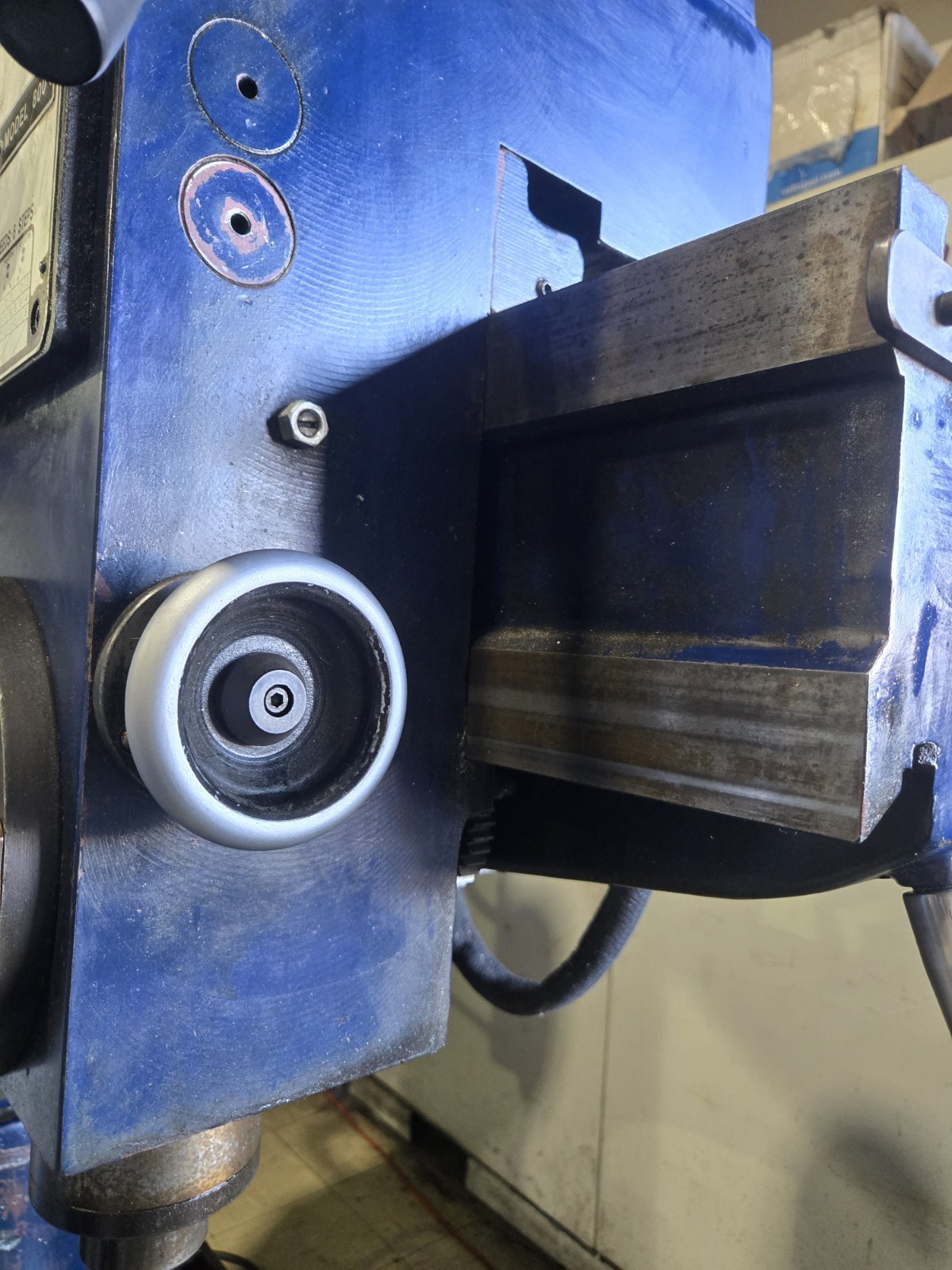 DIAMOND 800 Radial Arm Drill & Tap 8″ Column, 21″ Arm, 220 Volt 3 Phase