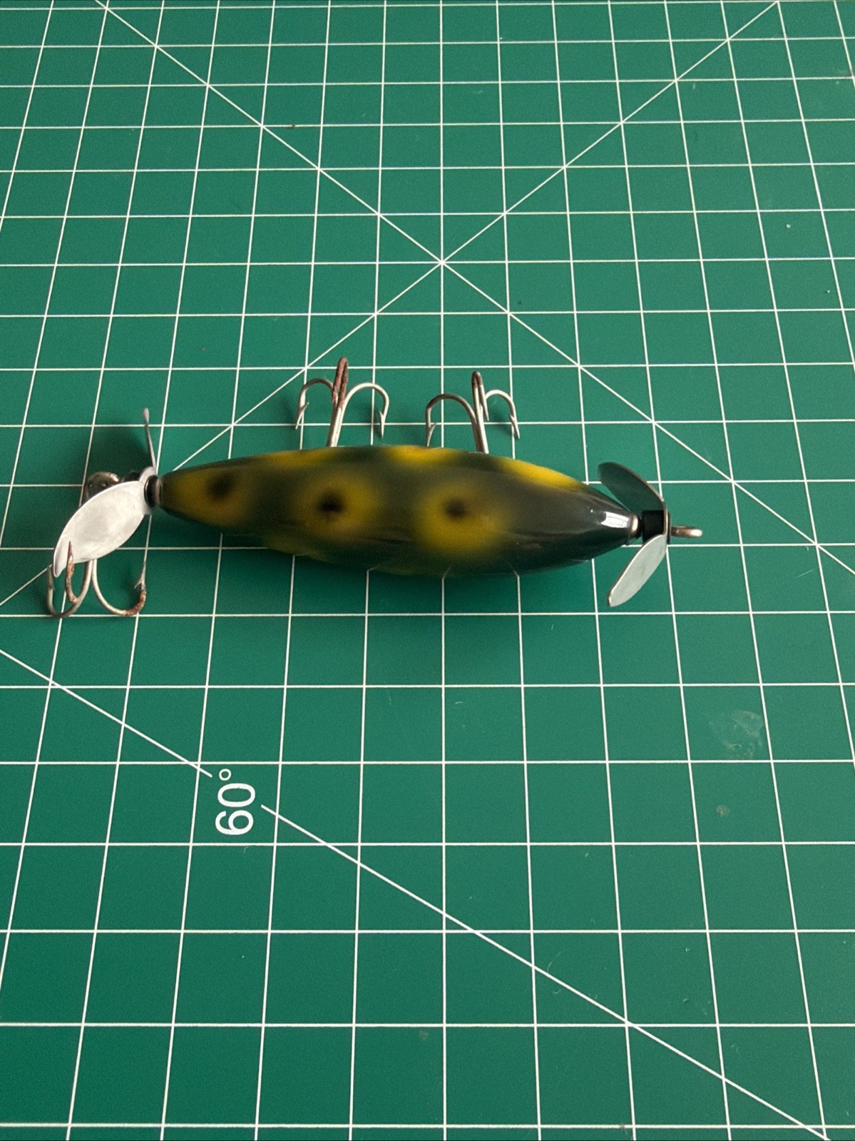 South Bend Vintage Wooden Fishing Lure (Green Spotted)