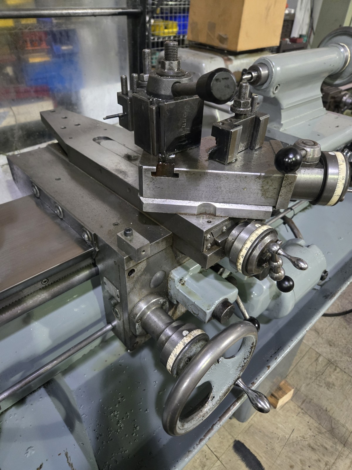 HARDINGE HLV-H 11″ x 18″ High Precision Tool Room Lathe w/ Collets