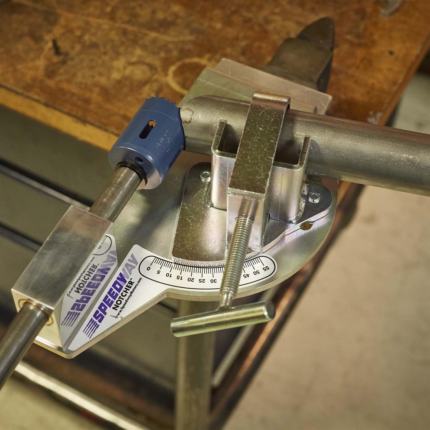 Professional Pipe & Tube Notcher, 9/16″ – 2″ Tubing Notching Tool, 40-90 Degree