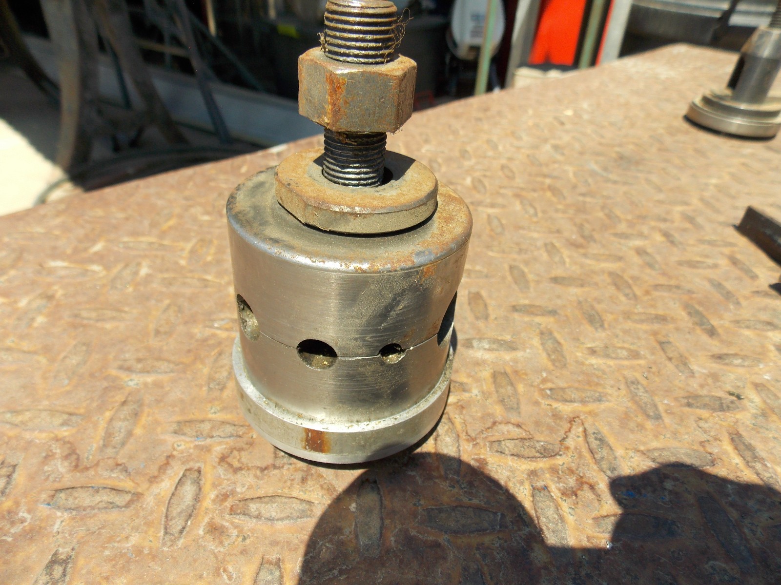 large 5/8 1/2 3/8 1/4 round slots METAL LATHE TOOL POST has 50mm x 8mm T nut