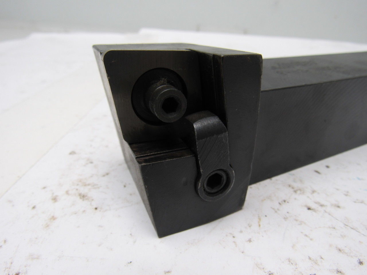 Carboloy MCGNL-24-8 1-1/2″ Shank Indexable Lathe Tool Holder 8″ OAL