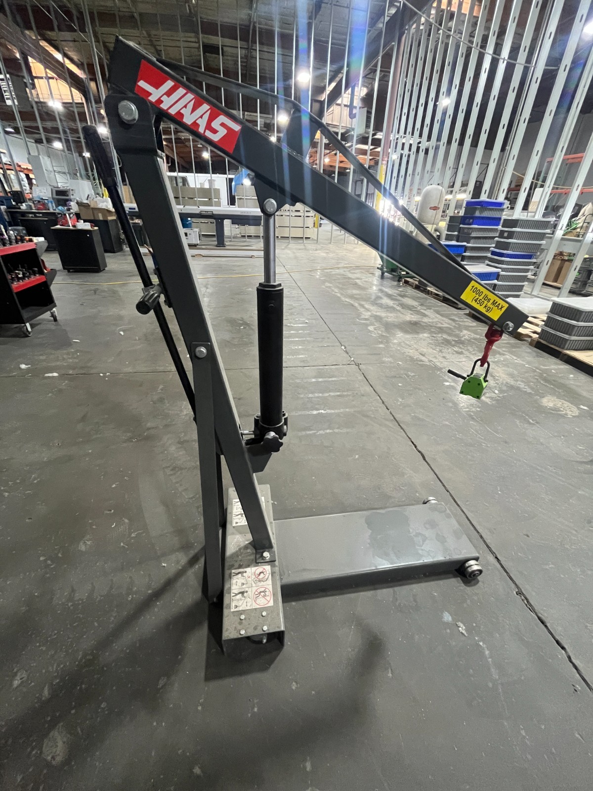 Haas Shop Lift – portable hydraulic floor hoist