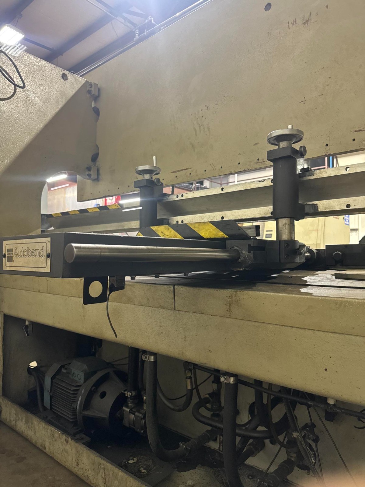 2000 HURCO PH123 Hydraulic Press Brake