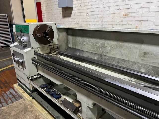 BIRMINGHAM Model DL-2200 22″ x 80″ High Speed Precision Geared Head Engine Lathe