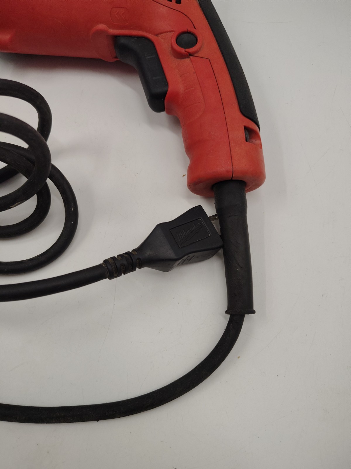 Milwaukee 6852-20 18-Gauge Double Insulated, 10′ Corded Shear 6.8A Motor