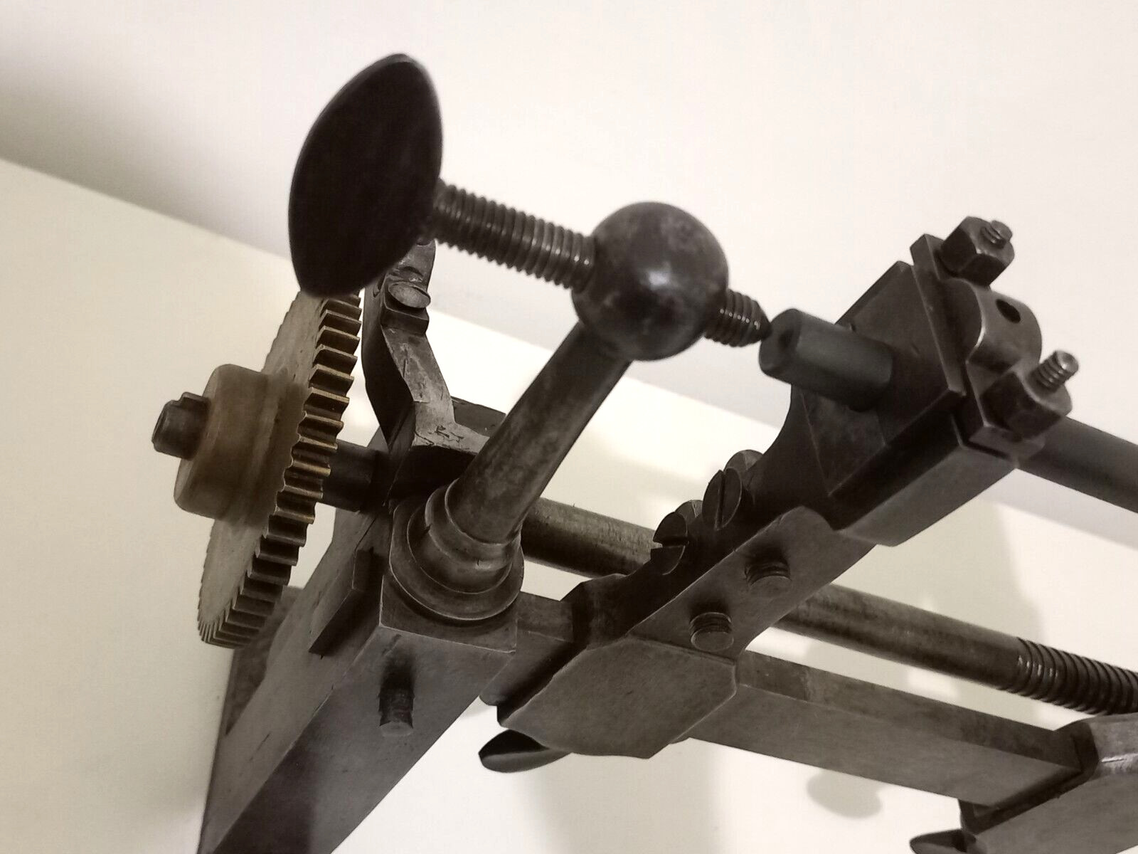 Earliest rose engine lathe ever found 1600’s – A real museum piece