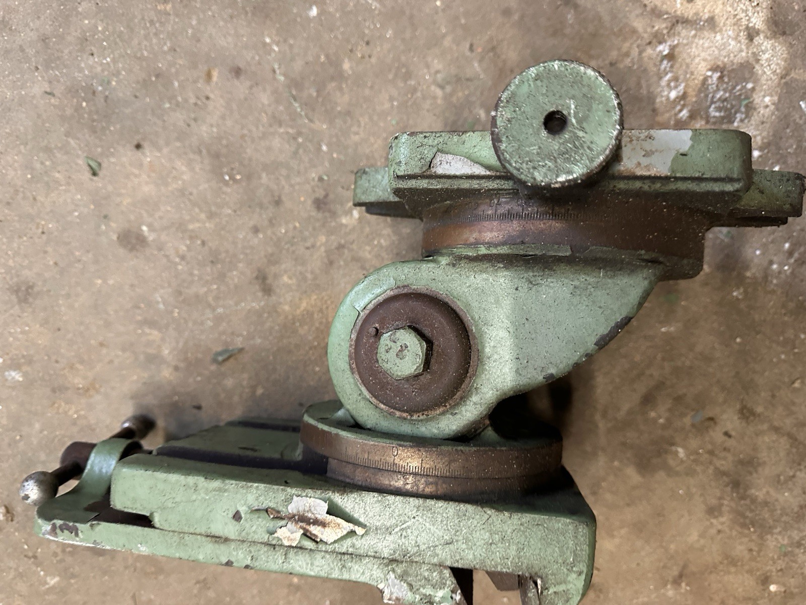 Norton Surface Grinder Used In Good Working Condition With A lot Of Attachments