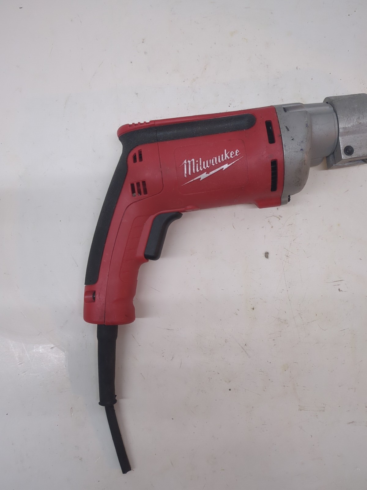 Milwaukee 6852-20 BROKEN 18-Gauge Sheet Metal Shear 6.8 Amp Motor BROKEN