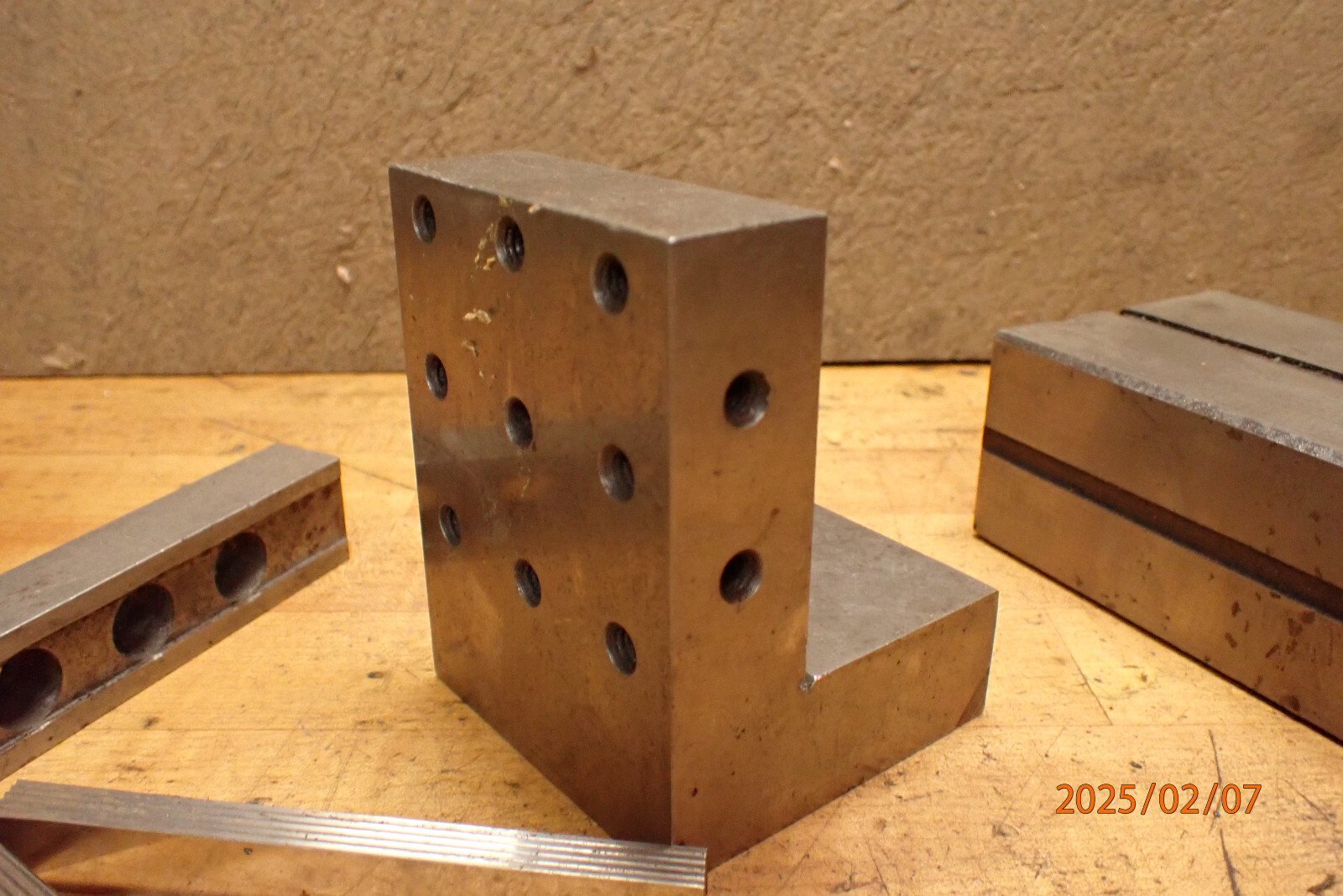 LOT K6500 PILE OF MACHINIST SETUP TOOLING BLOCKS