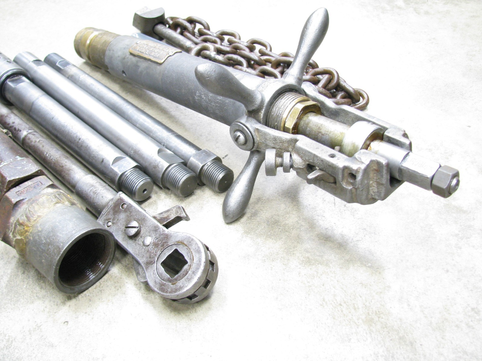 Mueller Drilling Machine D-5 Water Main Tap Tools