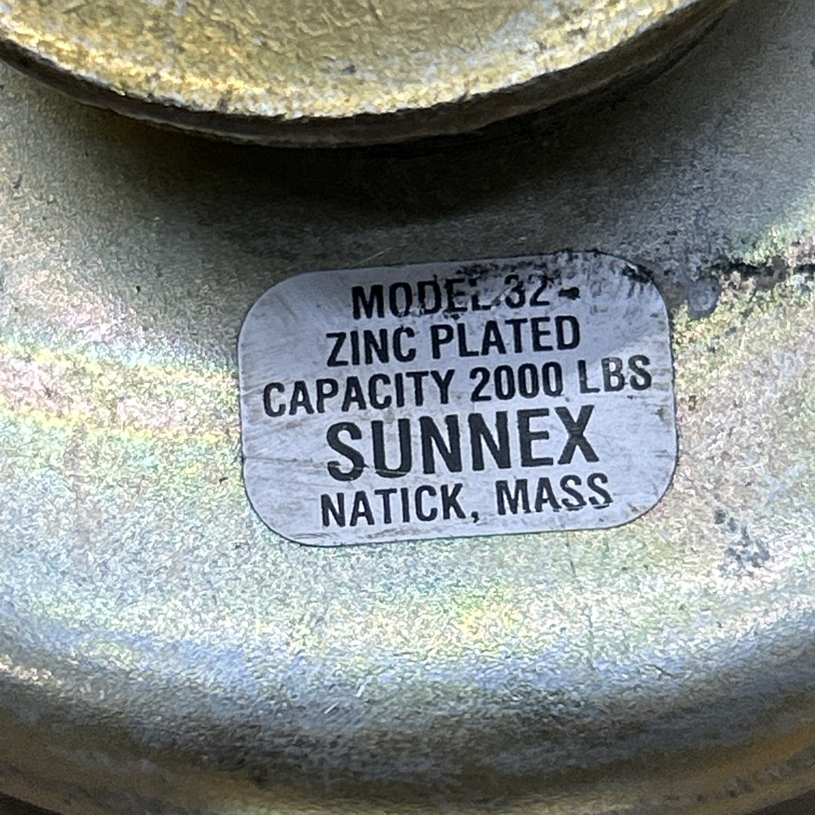Sunnex Model 32 Leveler Leg 2000 LB Capacity Rubber Pad=3.5 In. Stem=6 In.
