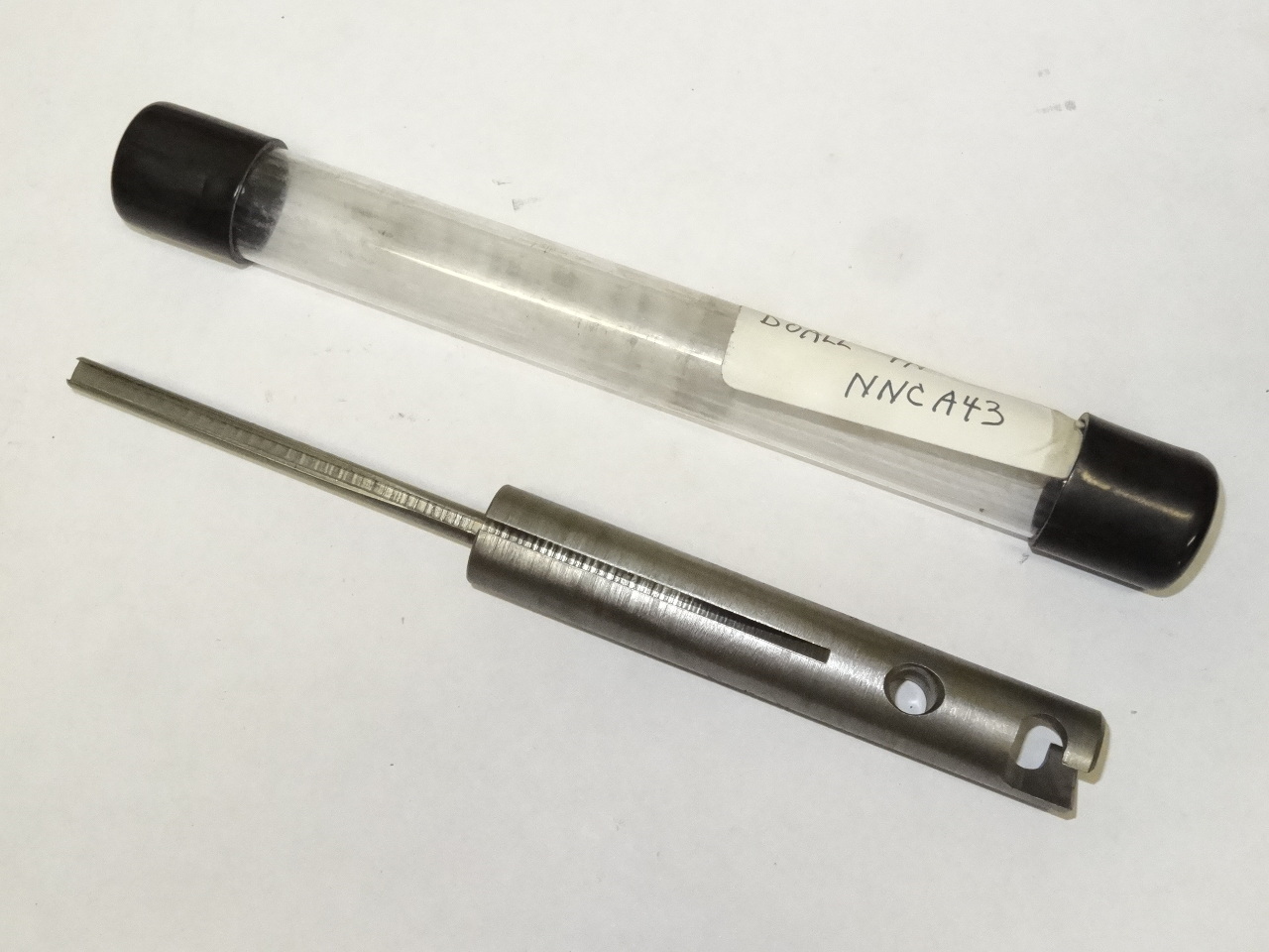 1 pcs TENNESSEE ABRASIVES A-4-3, 1/4″ x 3-1/4″ Stone Mandrel 0.240″-0.302″ Range