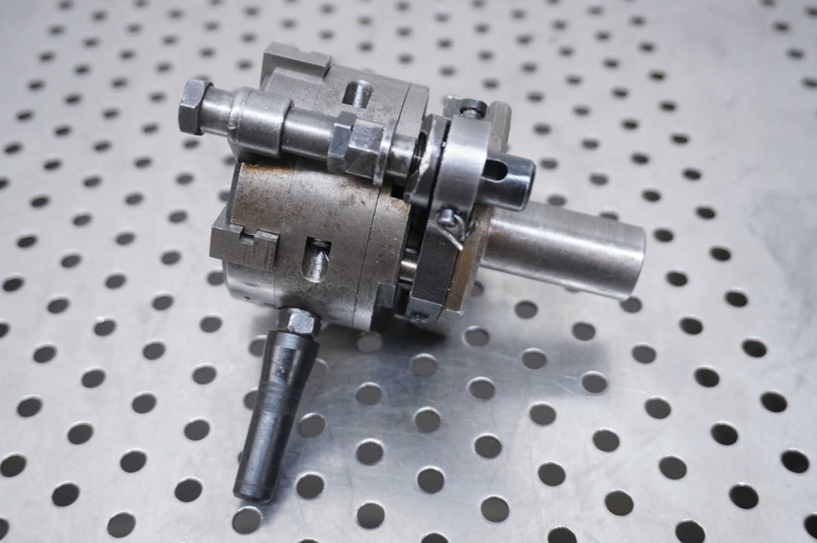TRW Geometric DSA 9/16 THREAD CUTTING DIE HEAD