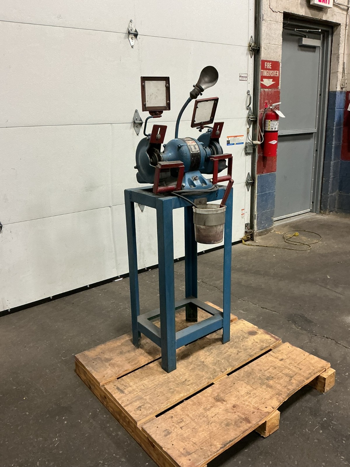 MO-6742, ATLAS GRINDER. 1/3 HP. 110 V. 1 PH. 3450/2850 RPM. 60/50 HZ. 4.6/5.6 A.