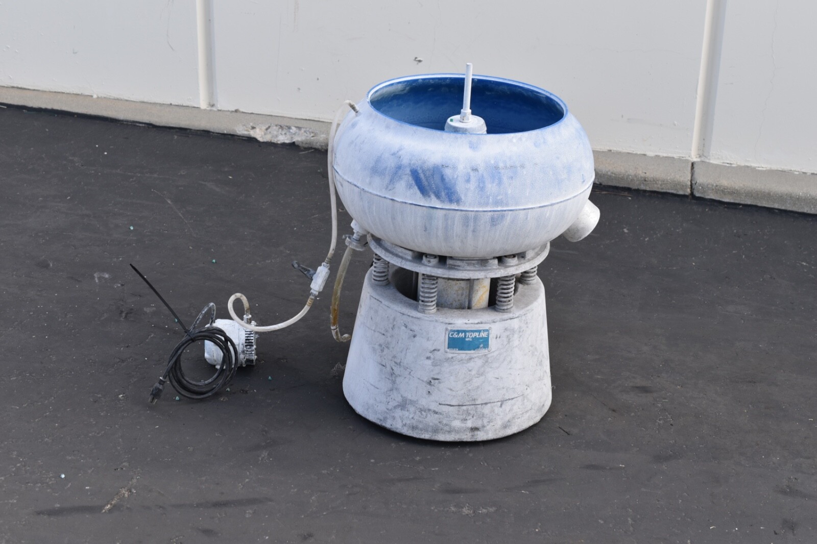 C&M Topline deburring & finishing vibratory bowl TLV-75 (3/4 cubic foot