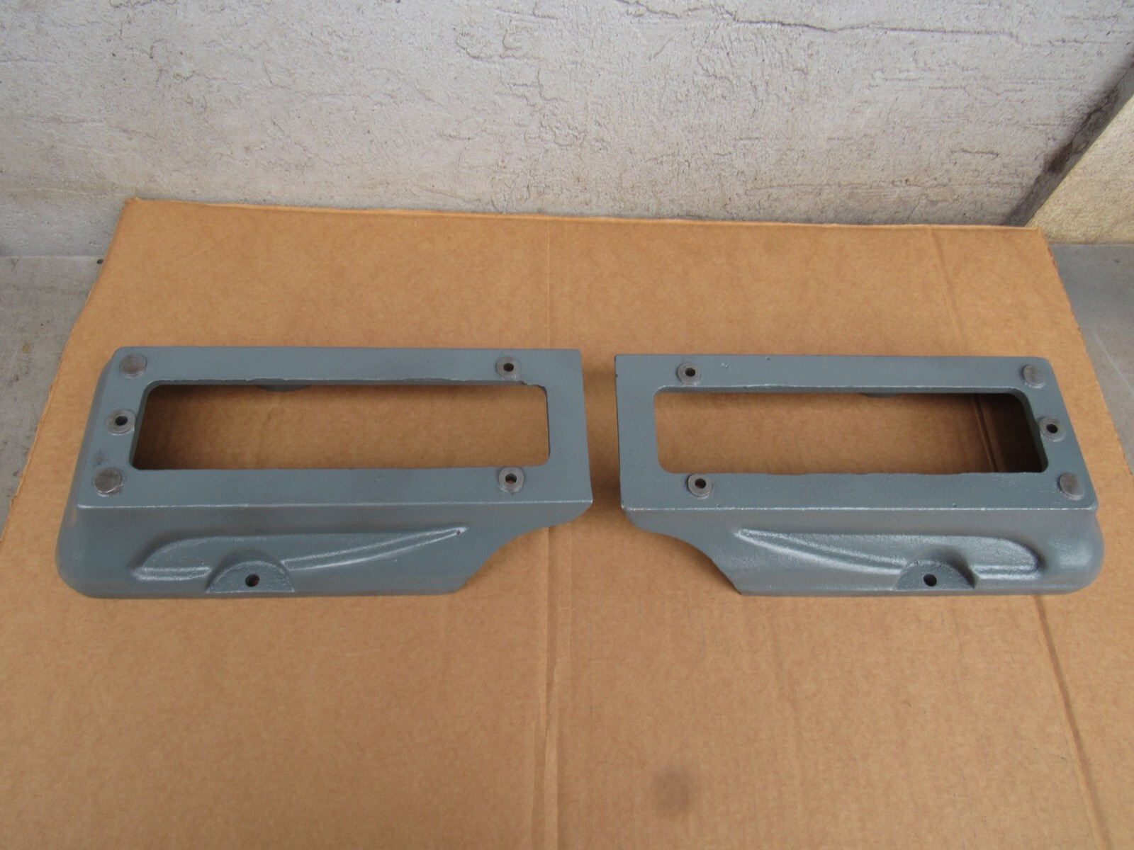 SET OF 2 FEET RISERS LEGS FROM ATLAS 10” LATHE TH54 P/N 10D-150