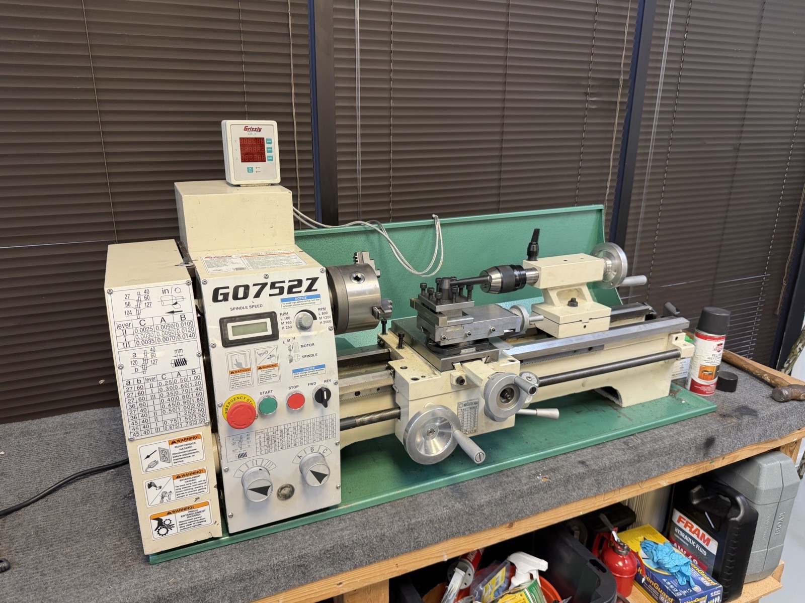 Grizzly G0752Z Metal Lathe Manual Electric w/ Digital Spindle Speed Control