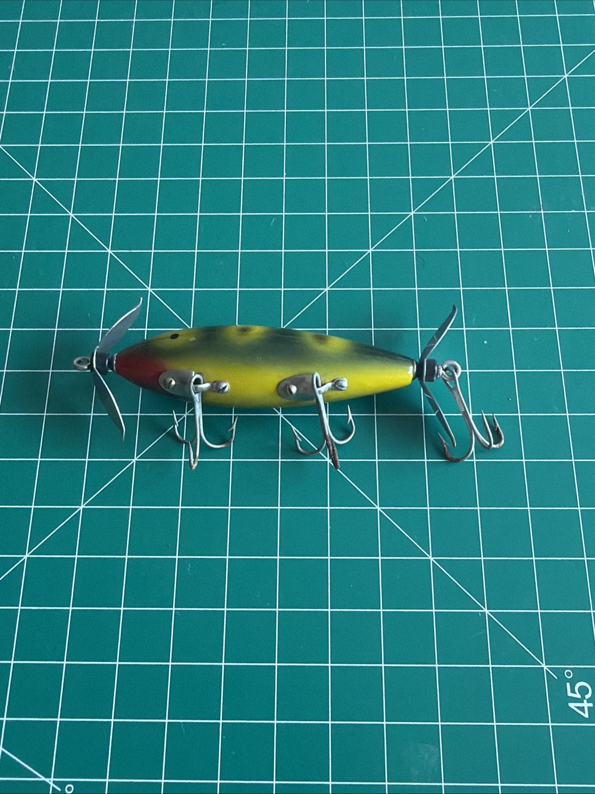 South Bend Vintage Wooden Fishing Lure (Green Spotted)