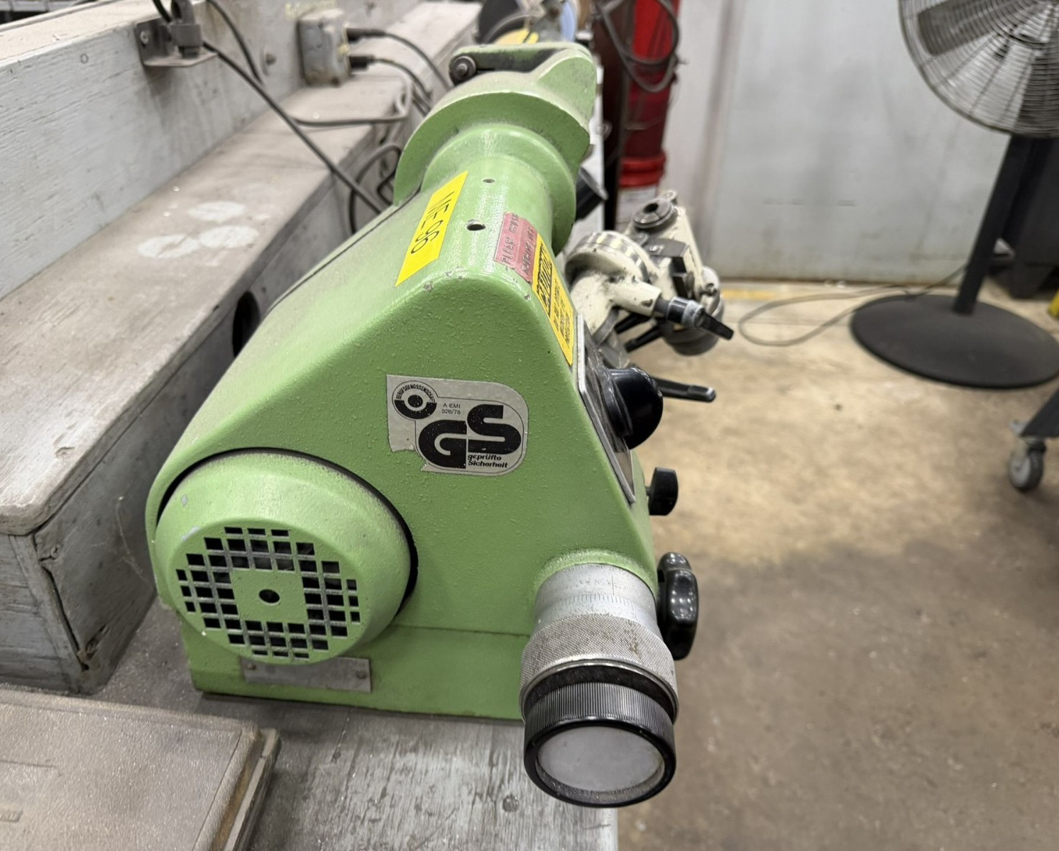 Kuhlmann Model SU2 Tool and Cutter Grinder, 120V, Bench Mount