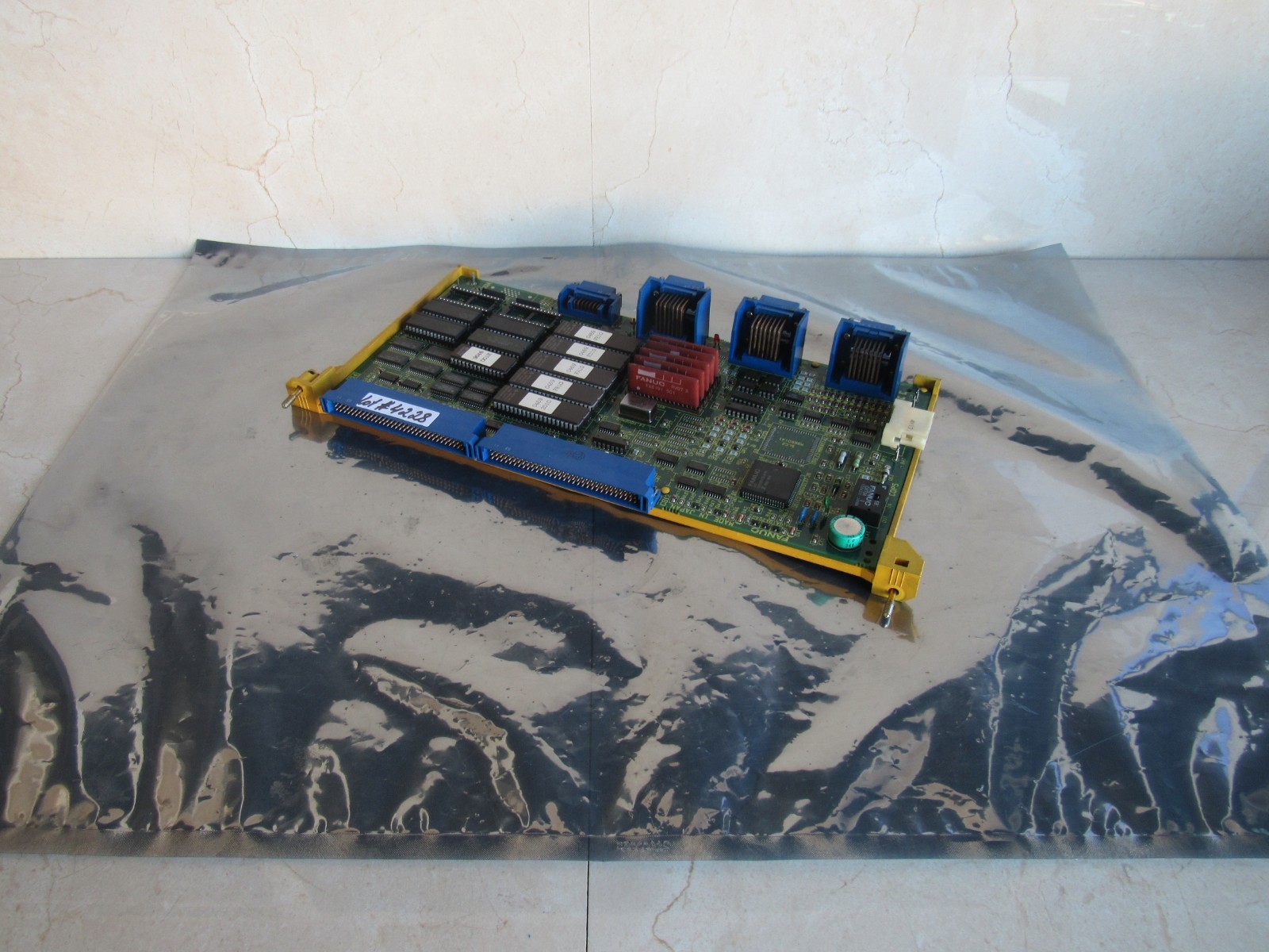 Fanuc A16B-2201-0101 -/04A Lot # 4228 Listed by Mike