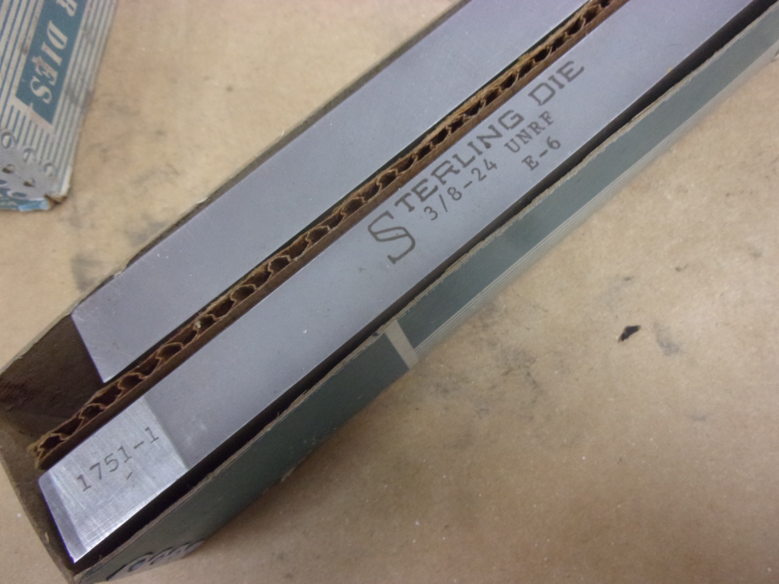 UNRF 3/8-24 1 1/2″ E-6 Right Hand Bolt Maker Thread Threading Rolling Die 1751-1