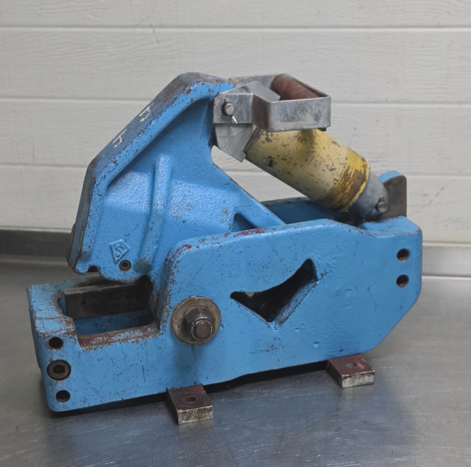 HYDRAULIC FABRICATION ANGLE IRON BAR SHEAR POSSIBLE ROPER WHITNEY WORKER ENERPAC