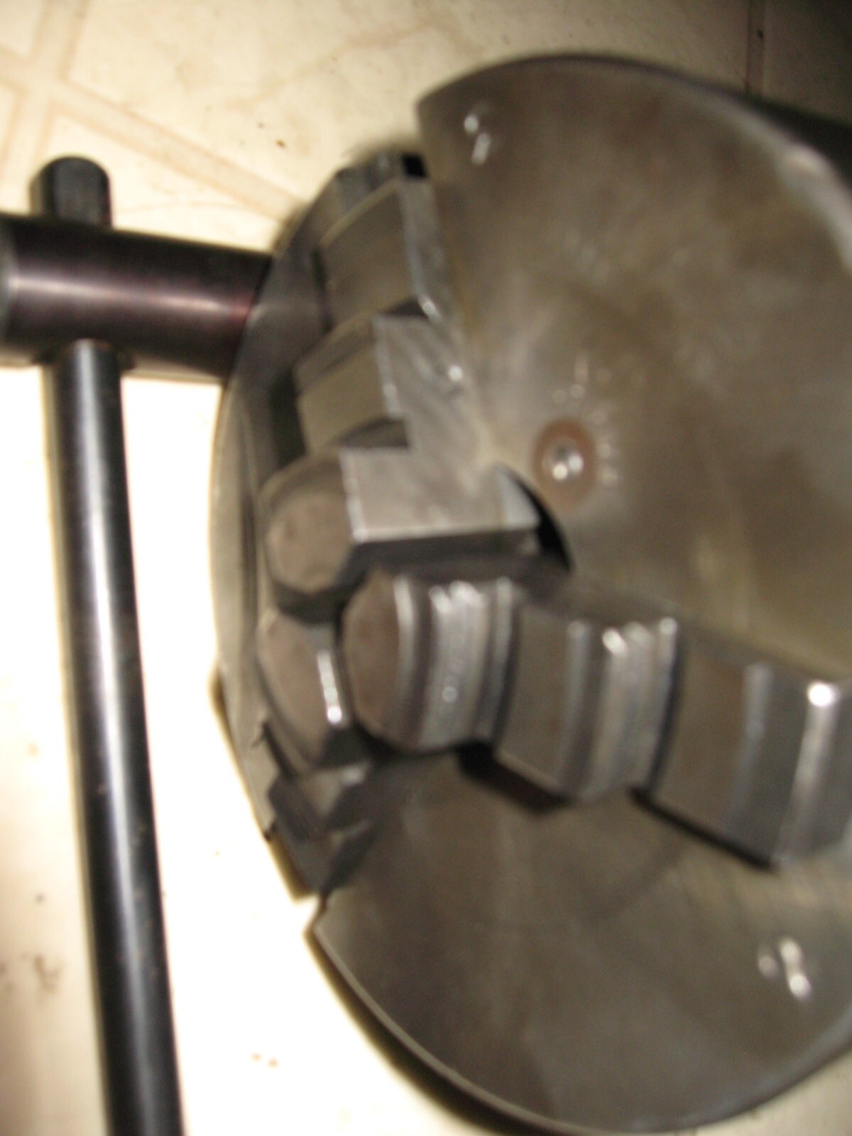 Lathe Chuck 3 jaw, soul #4 4″ ,arbor B&S#12 w/New wrench Thru hole 1.2″