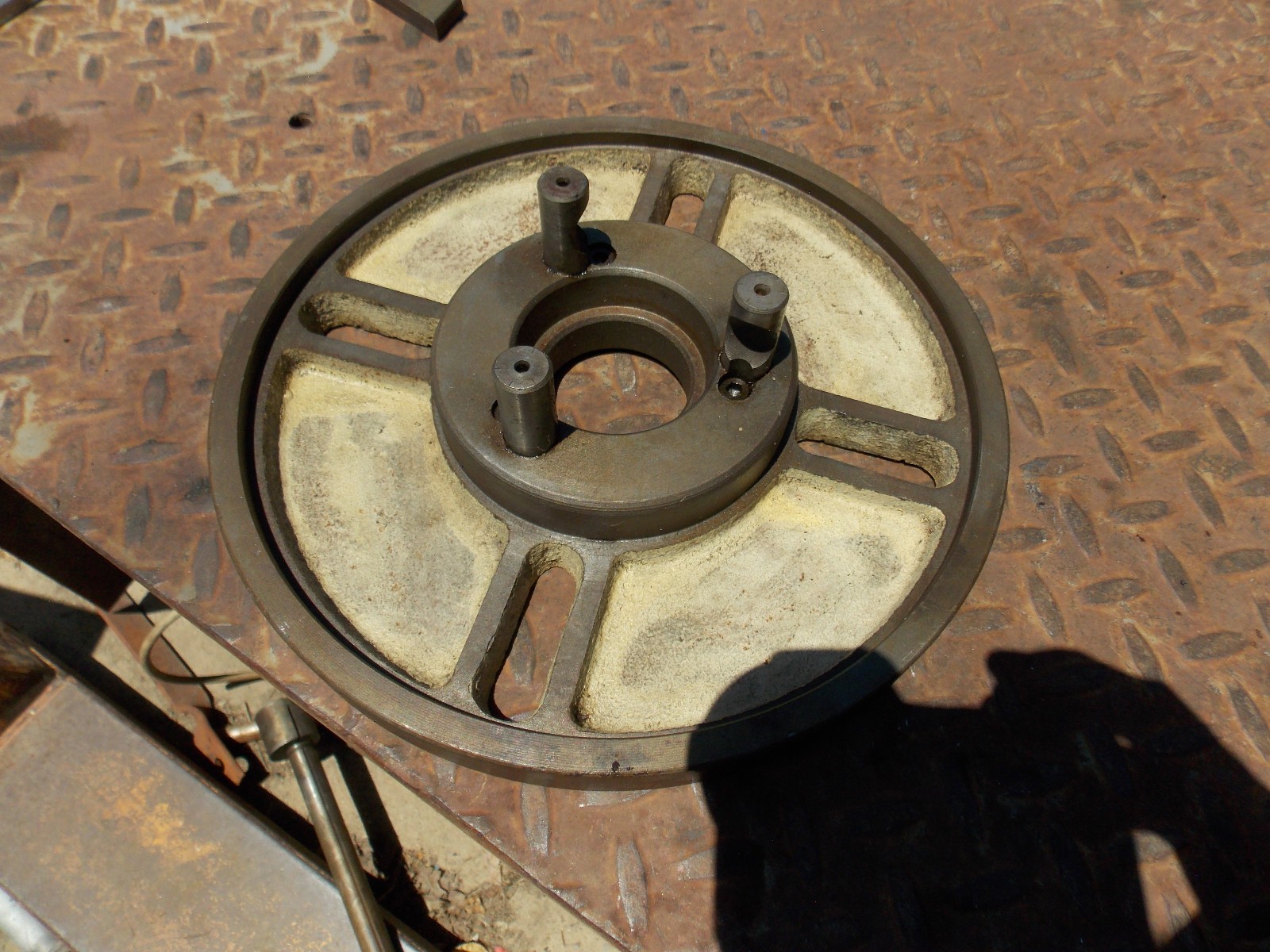 10″ LATHE FACE PLATE has 5/8″ CAM LOCK 3 pins 2 13/16 center to center
