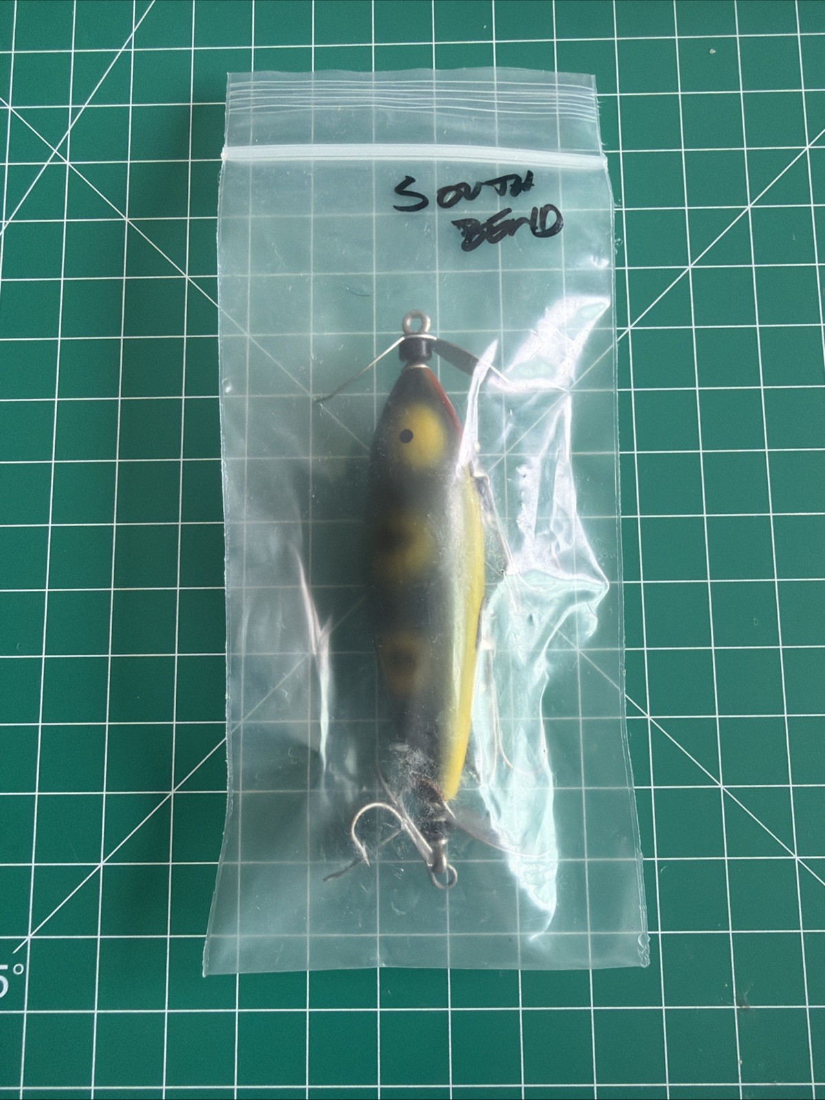 South Bend Vintage Wooden Fishing Lure (Green Spotted)