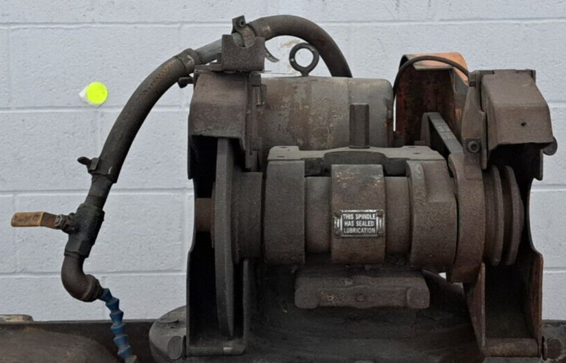 BROWN & SHARPE NO. 1 521-1-425 SURFACE GRINDER 480V PHASE 3 GE MOTOR