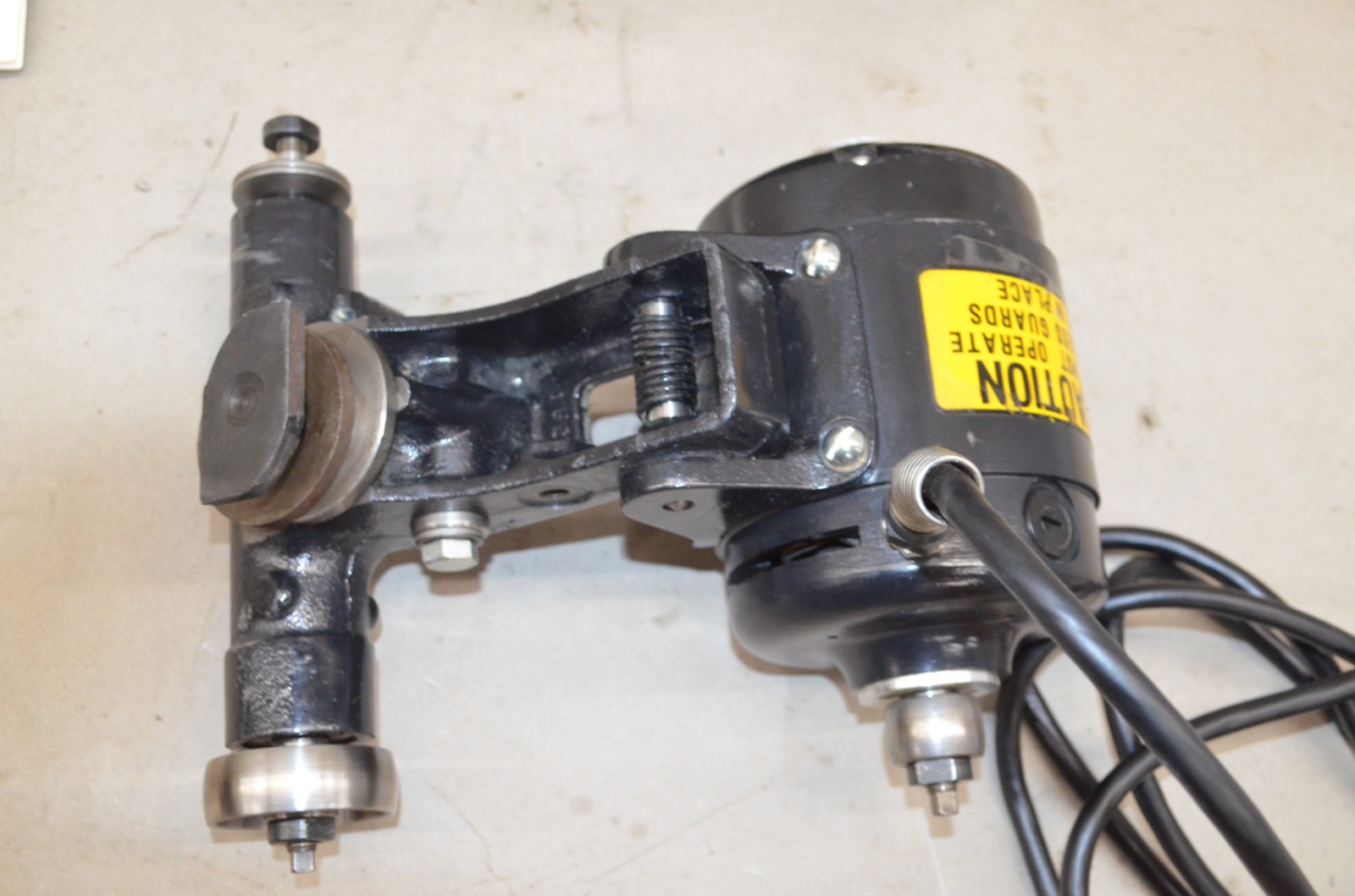 Dumore Tool Post Grinder 44-011 Model 8473, 115Volt, 1/4 HP w/Case & Accessories