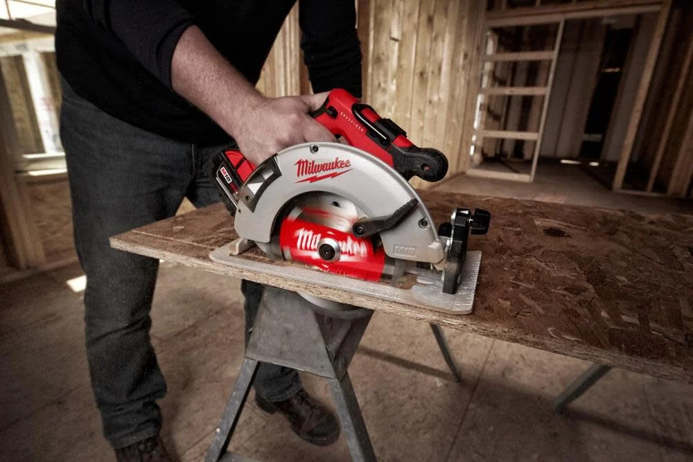 Milwaukee M18 7-1/4Inch Circular Saw Brushless Certified Refurbished (Bare Tool)