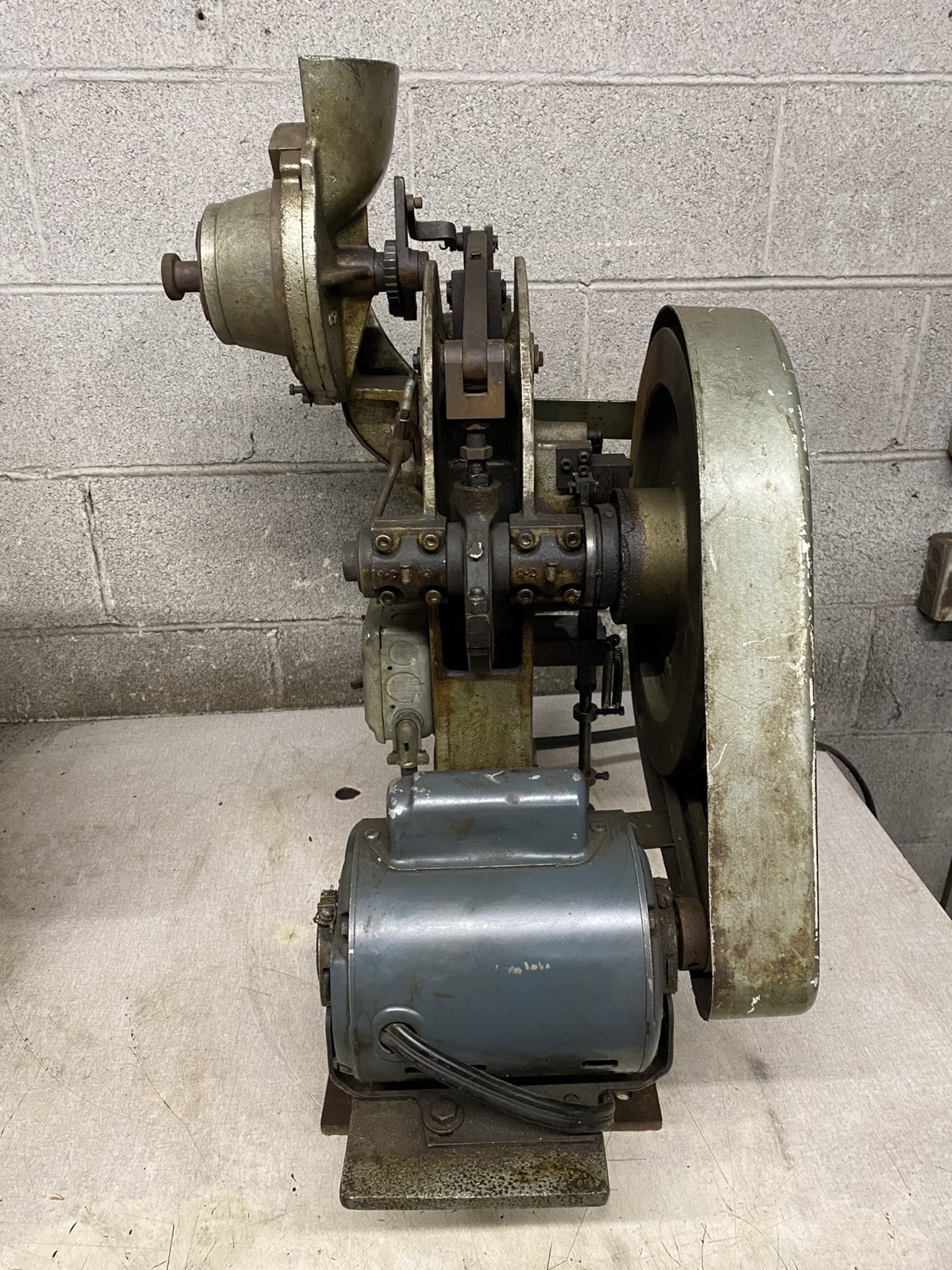 Chicago Rivet & Machine Co. Rivet Riveting Machine