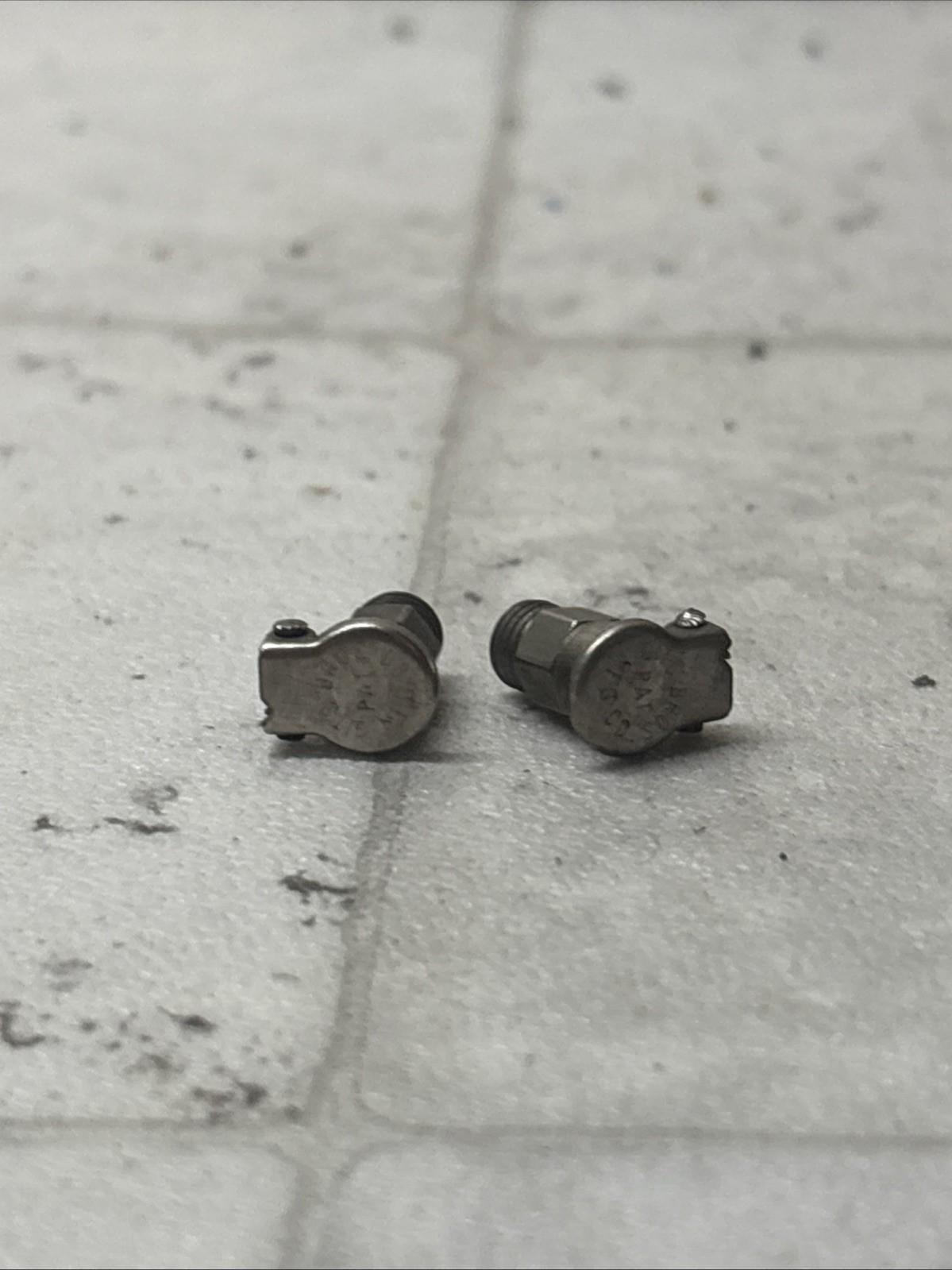 2 Gits Oilers – 1/4″ outside diameter New Old Stock Parts Threaded