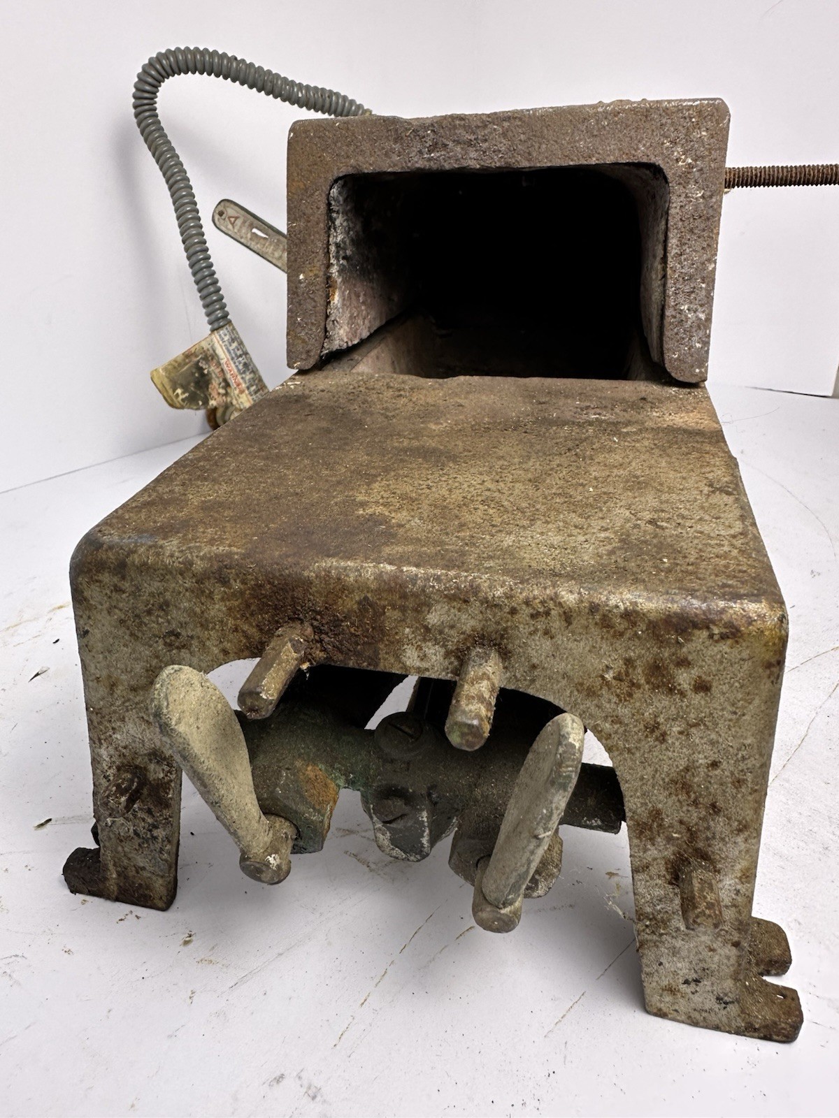 Vintage Johnson No 101 Bench Furnace Cast Iron Gas Forge Blacksmith 1930-1940s