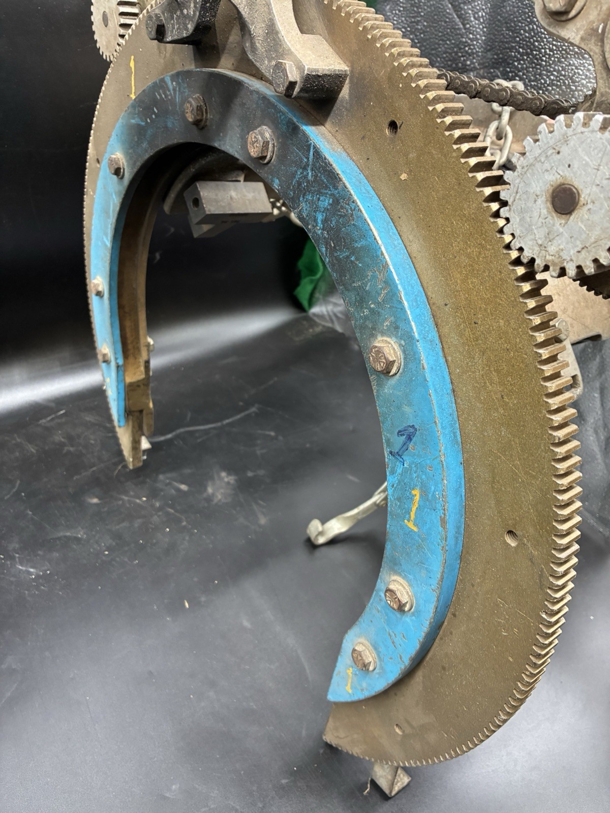 H&M PIPE BEVELING SADDLE TYPE BEVELING MACHINE 12″ Max Capacity C12