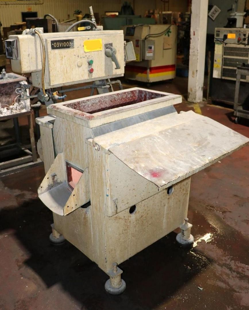 UltraMatic Reeves VC-1824 Vibratory Deburring Tub 3 Cu. Ft Capacity