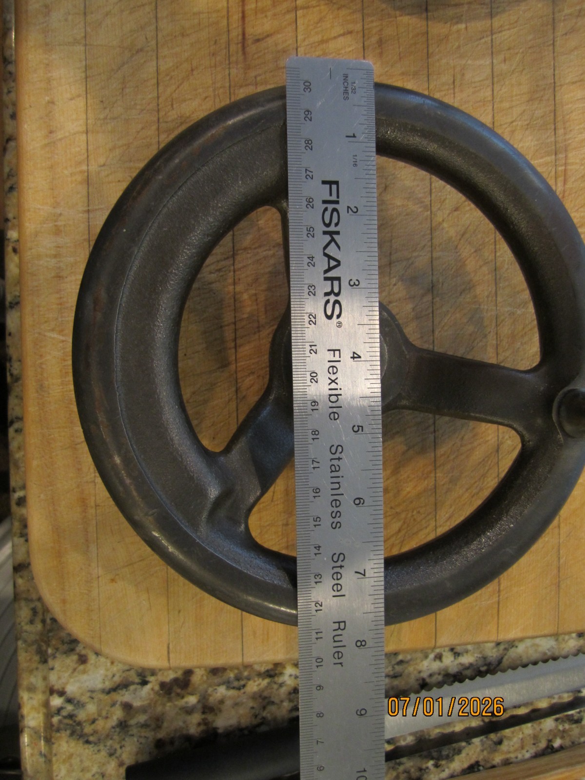 Lathe wheel crank handle set of two – 5/8 in bore – 8 in and 5 in diameter