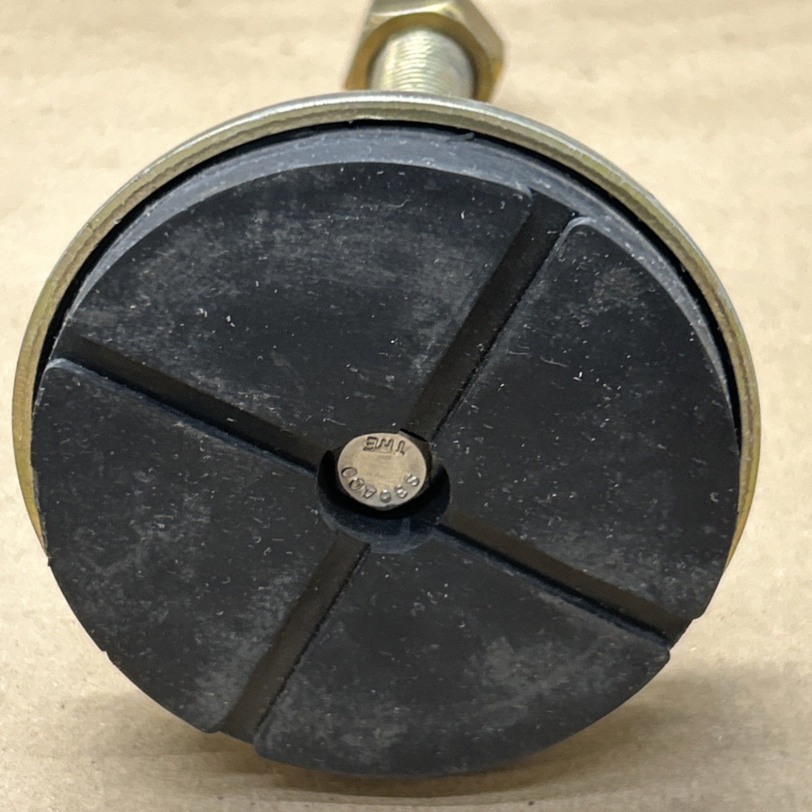 Sunnex Model 32 Leveler Leg 2000 LB Capacity Rubber Pad=3.5 In. Stem=6 In.