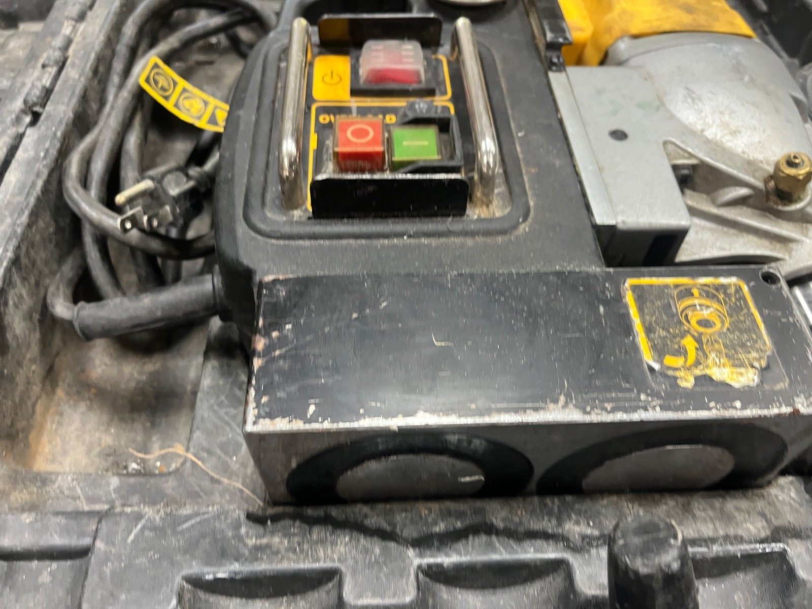 DEWALT Drill Press Magnetic 2-inch 10-Amp (DWE1622K)