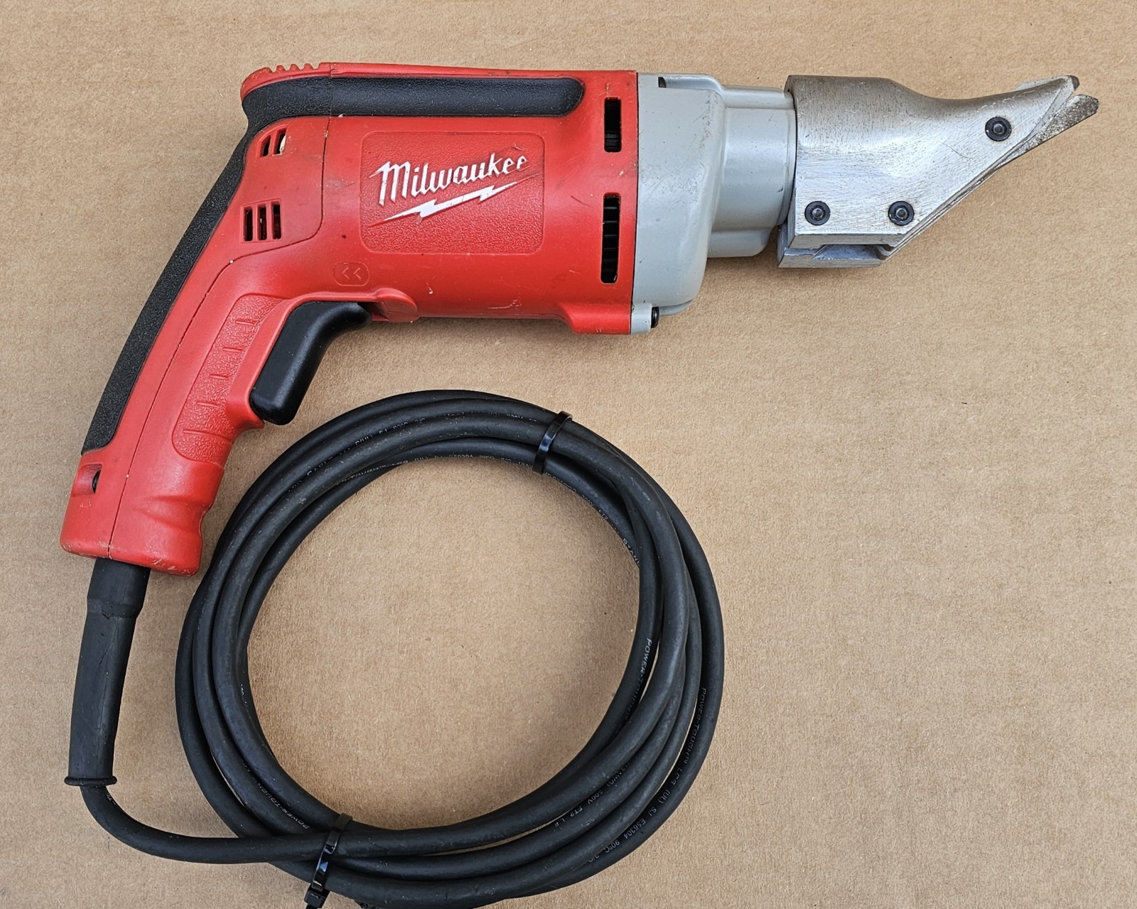 Milwaukee 6852-20 18-Gauge Double Insulated, 110v Corded Shear 6.8A Motor
