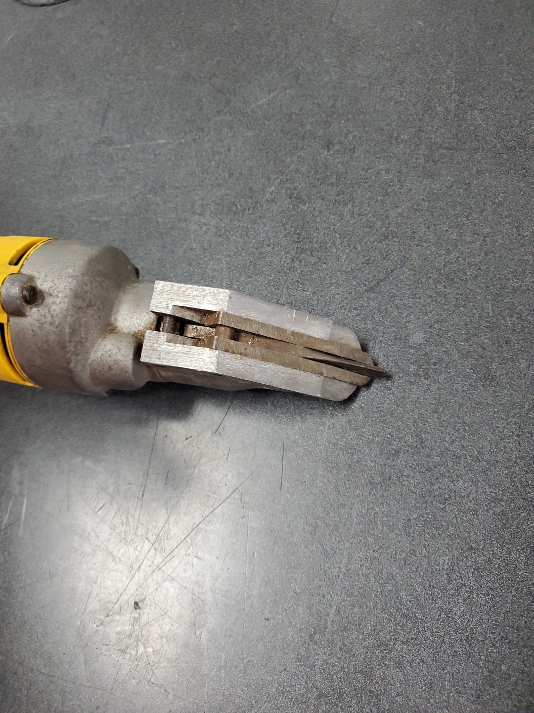 🇺🇸DEWALT DW890 Heavy-Duty 18 Gauge Corded Swivel Head Shear🇺🇸