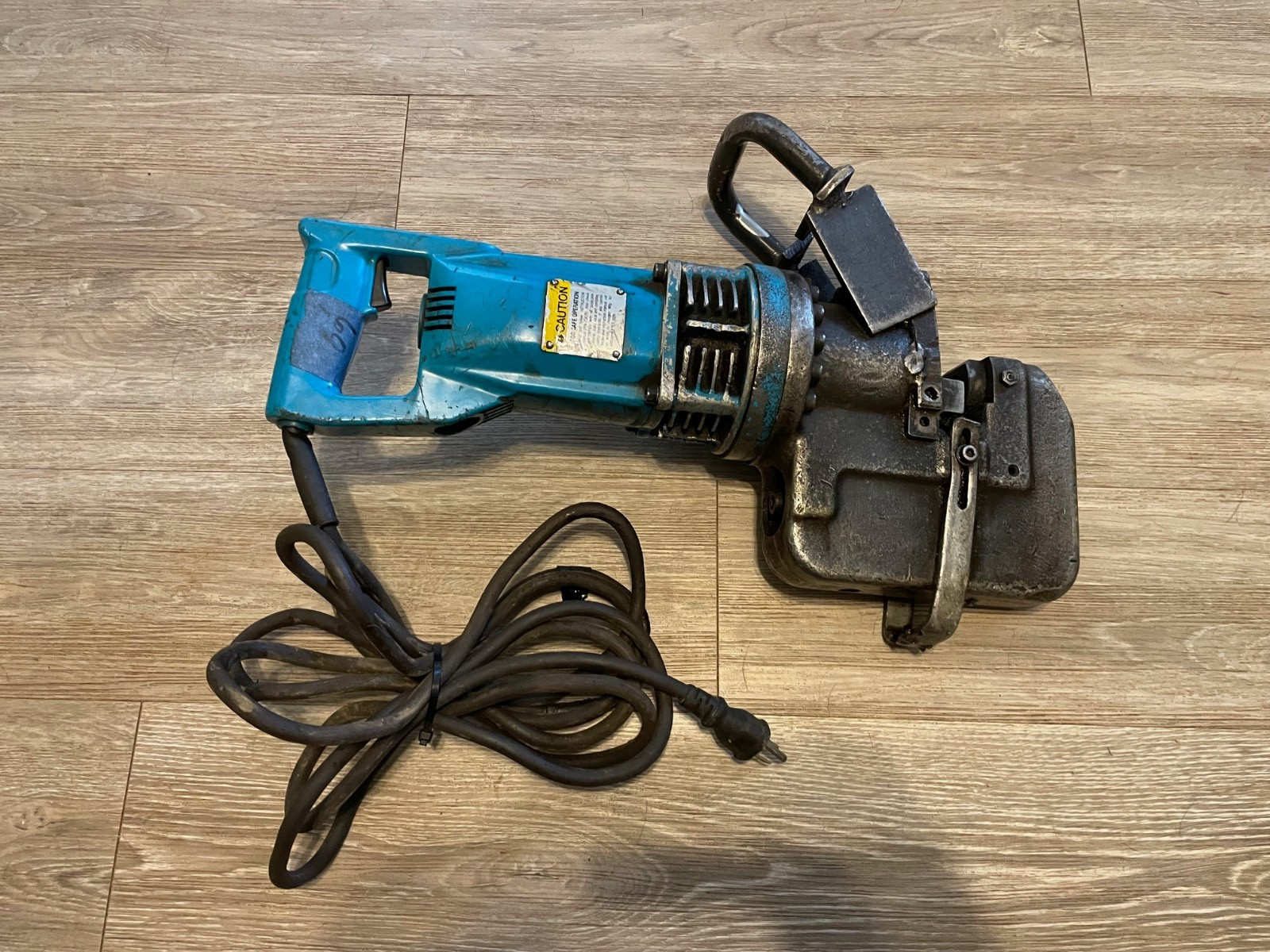 Hougen-Ogura Electro-Hydraulic 115V Metal Hole Puncher Model 75004