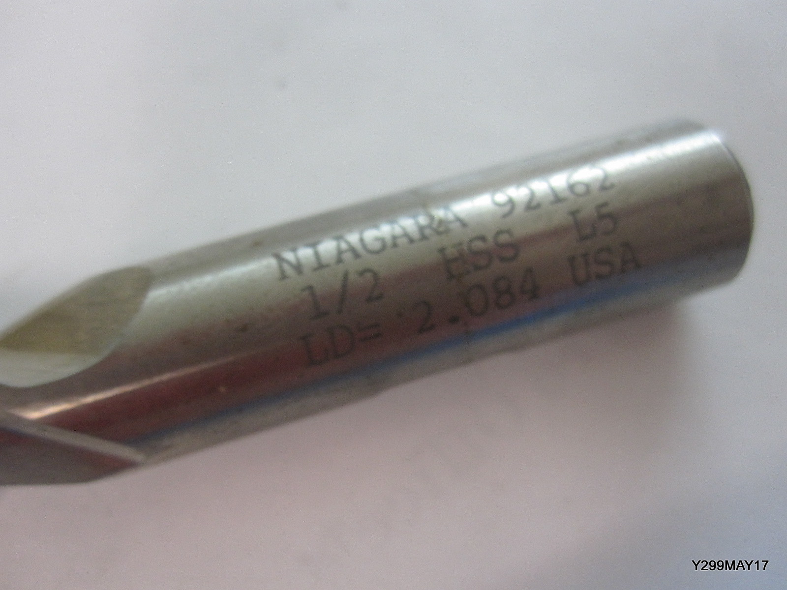 NIAGARA N92162 2-Flute High Speed Steel High Helix Single End Mill for Aluminum