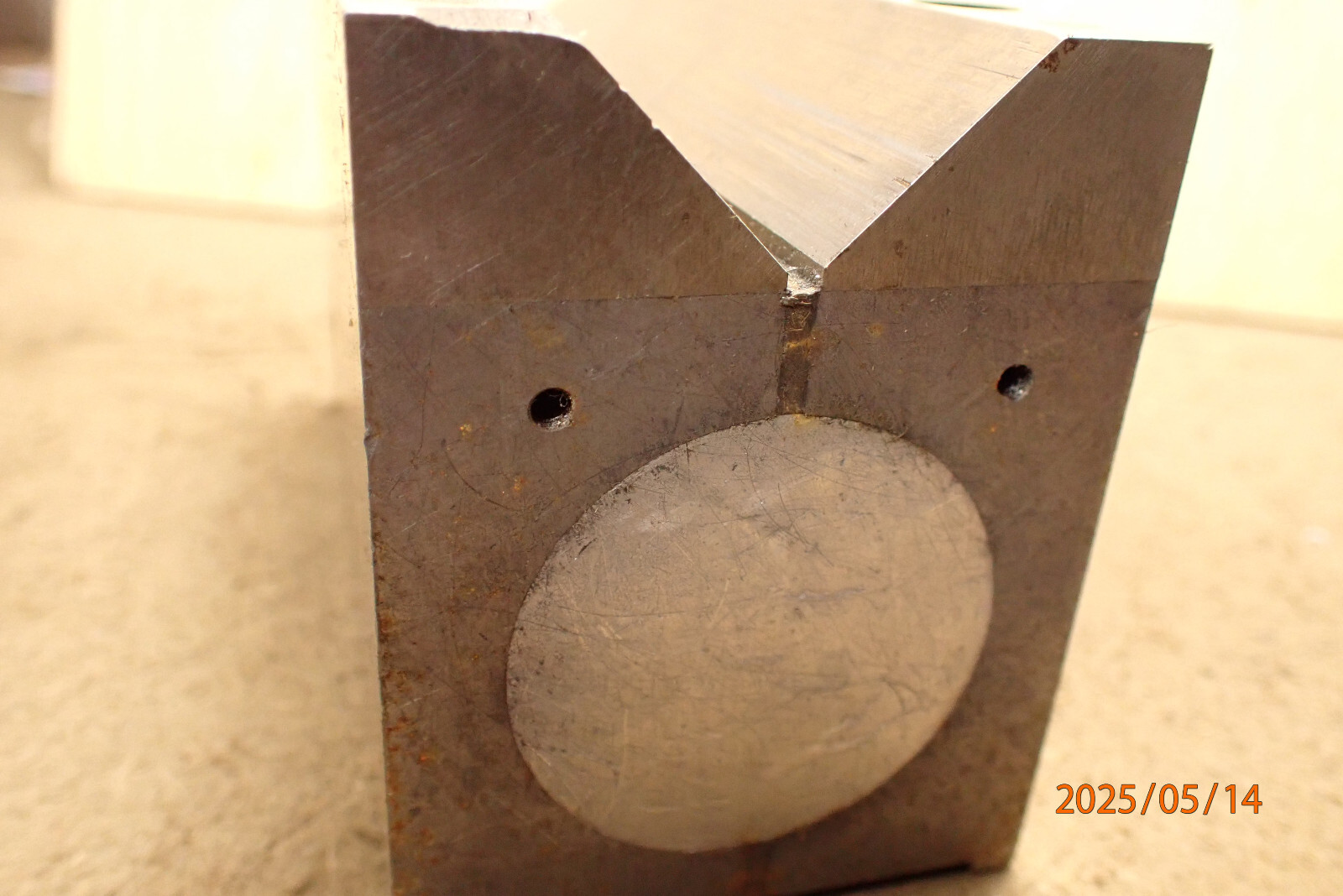 LOT 407; BROWN AND SHARPE MAGNETIC V-BLOCK MACHINIST JIG FIXTURE TOOLING