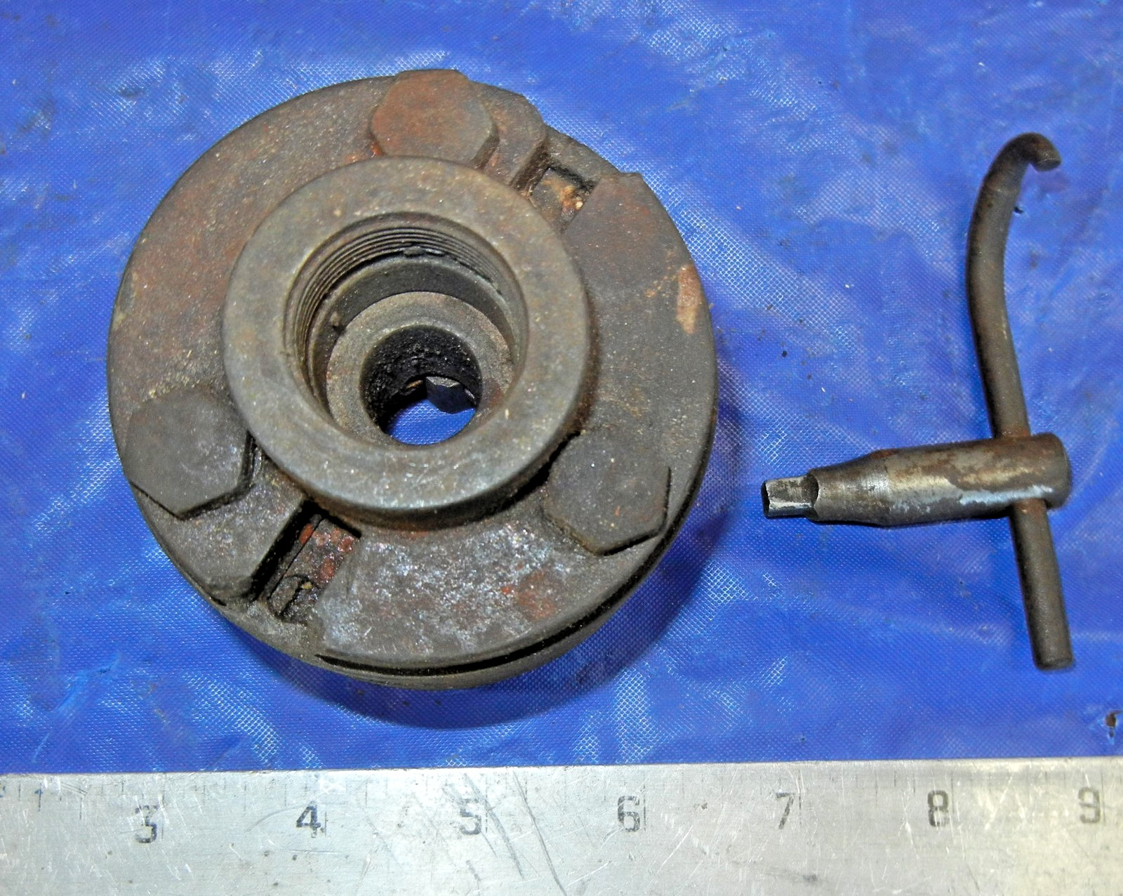 3-1/8″ 3 jaw self centering lathe chuck with 1″-16 ? back plate