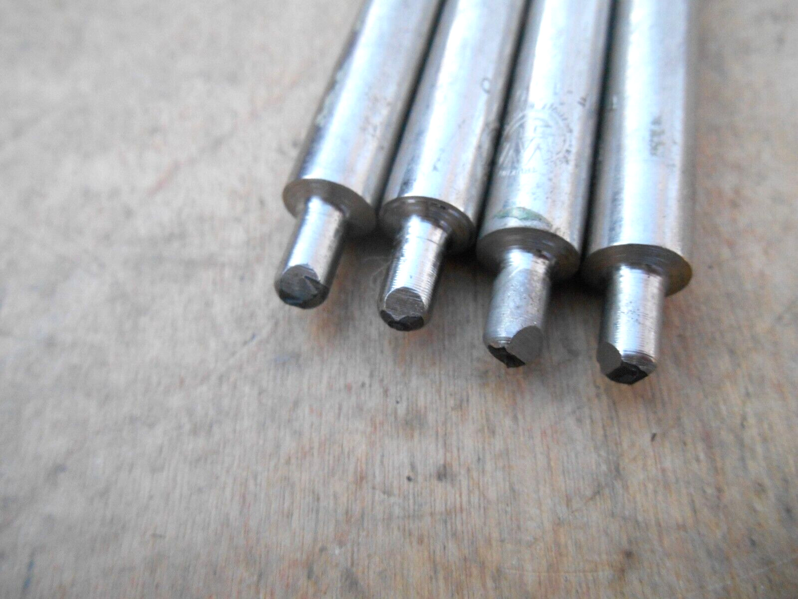 SINGLE POINT DIAMOND DRESSER ,WHEEL TRUING TOOL CO. 3/8″ SHANK , LOT OF 4